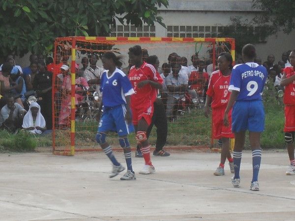 HAND: BIBO, VAINQUEUR CHEZ LES HOMMES ET DAMES
